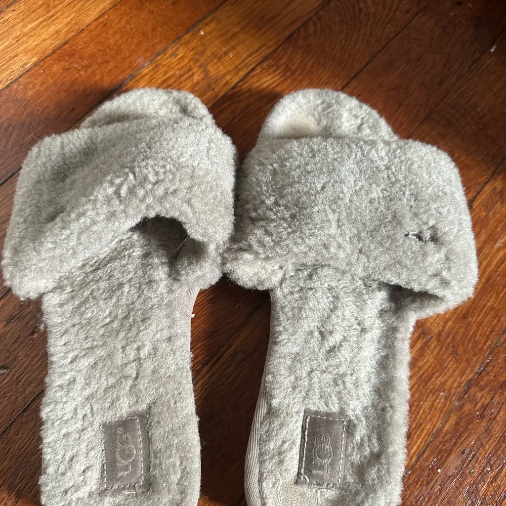Ugg Slipper - image 2